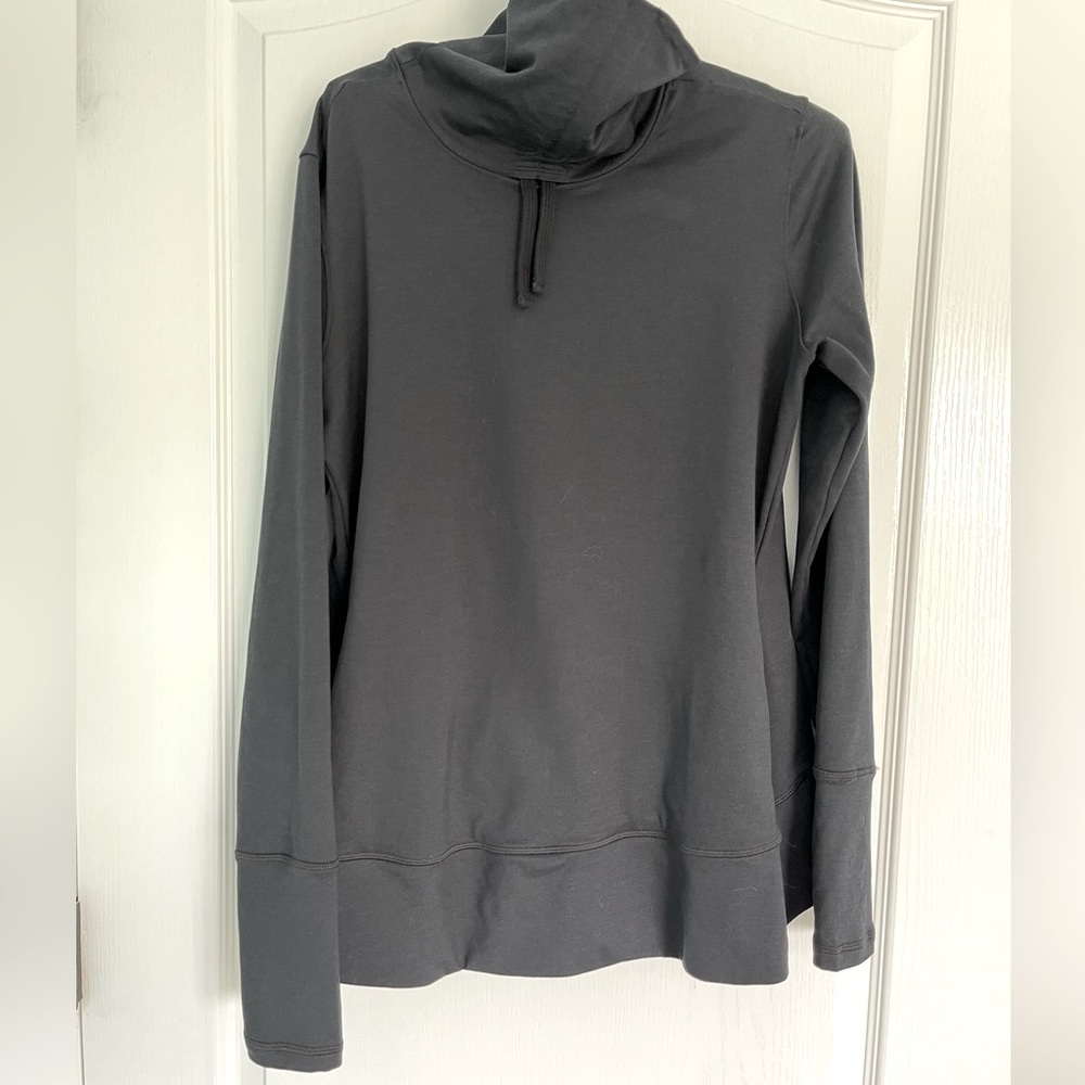 EUC Women’s Calia Turtleneck